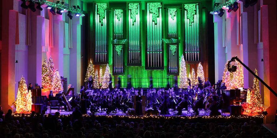Students perform 'A Baylor Christmas' in Jones Concert Hall