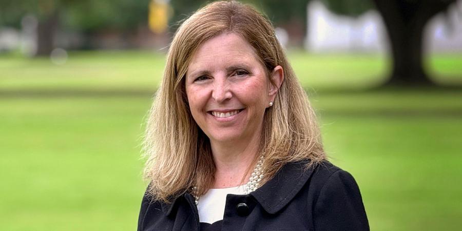 Portrait photo of Dr. Sharra Hynes